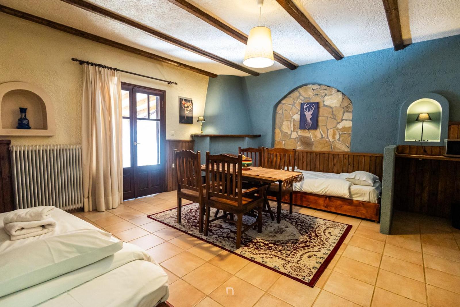 Fanaras Hotel カラブリタ エクステリア 写真